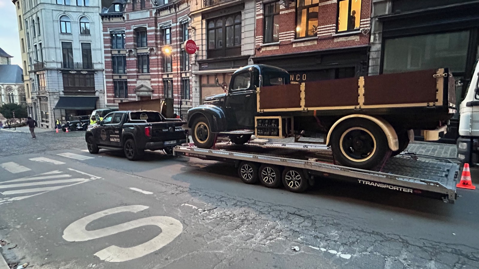 Oldtimer transport in de stad